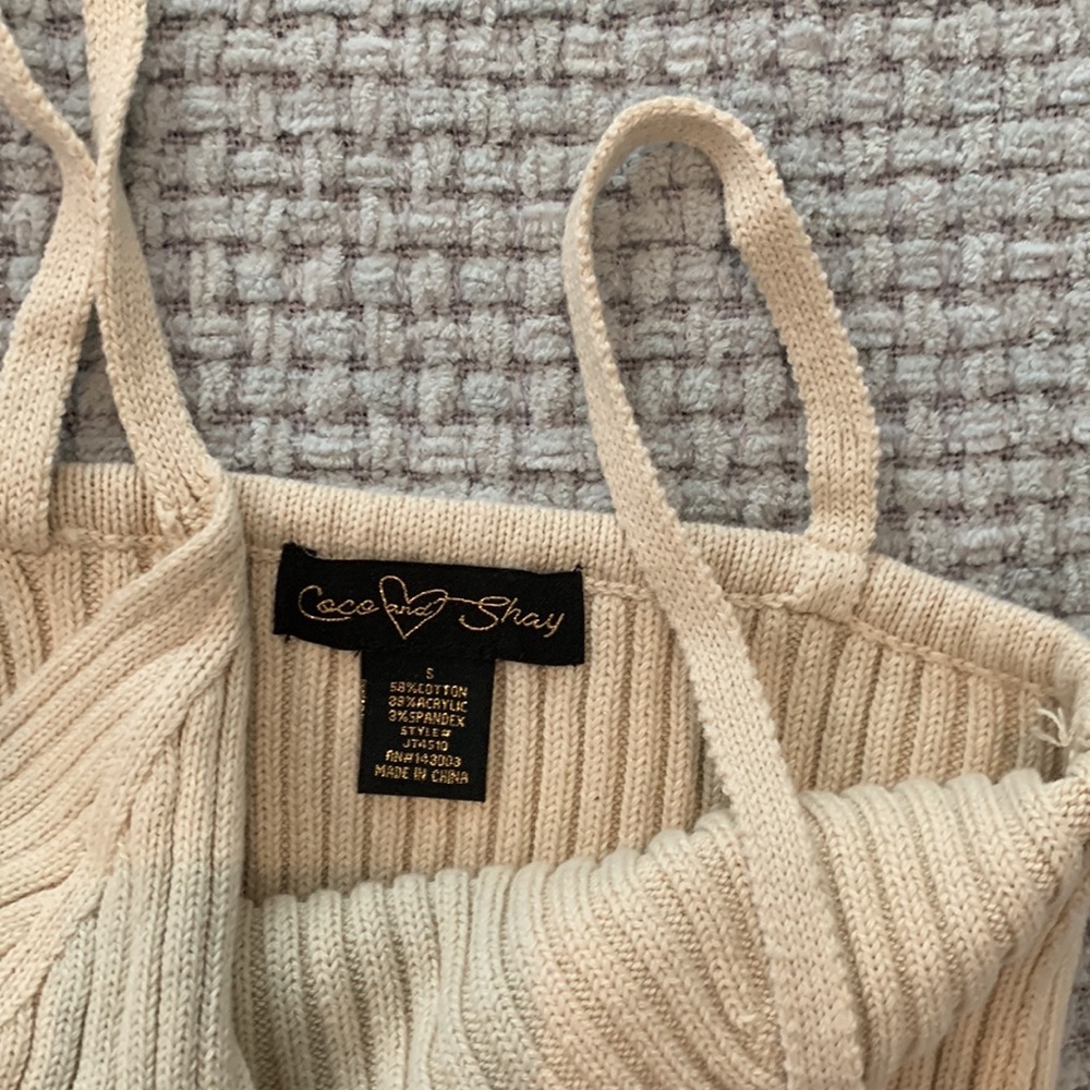 Beige Crochet Top - Picture 3 of 3